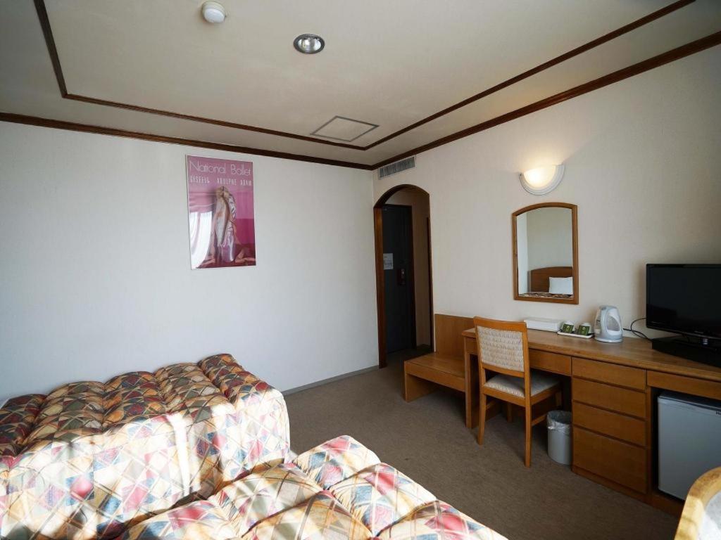 Neyagawa Trend Hotel Осака Екстер'єр фото